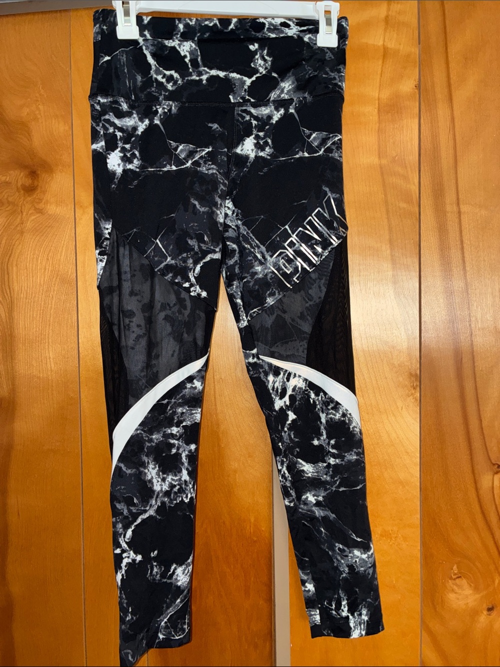 PINK Victoria's Secret Black and White Marble Print Leggings Sz S